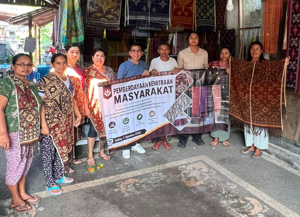 Pengerajin Tenun Geringsing di Karangasem 2026